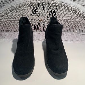 White Mountain Suede Leather Wedge Booties